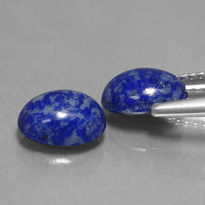 カラットの天然ロイヤルブルーラピスラズリ（8.1×6.1 mm・オーバルカット）