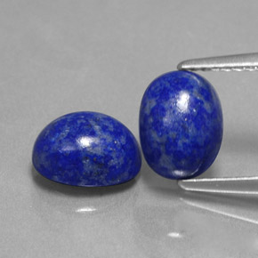 カラットの天然ロイヤルブルーラピスラズリ（8×6.1 mm・オーバルカット）