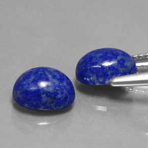 カラットの天然ロイヤルブルーラピスラズリ（8×6.1 mm・オーバルカット）