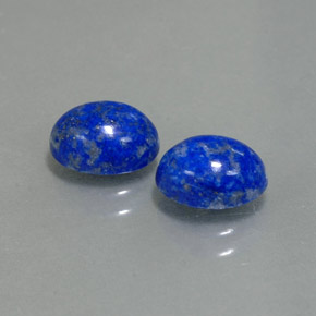 カラットの天然ロイヤルブルーラピスラズリ（8×6.2 mm・オーバルカット）