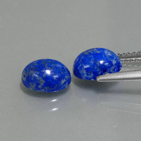 カラットの天然ロイヤルブルーラピスラズリ（8×6.2 mm・オーバルカット）