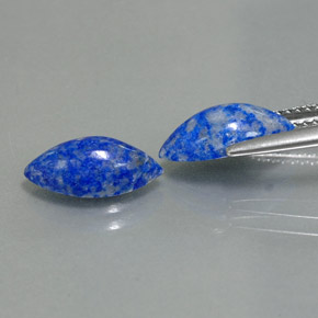 カラットの天然ロイヤルブルーラピスラズリ（11.7×6.1 mm・マーキス）