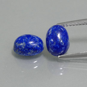 カラットの天然ロイヤルブルーラピスラズリ（8.1×6.2 mm・オーバルカット）
