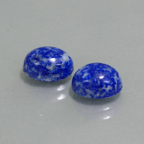 カラットの天然ロイヤルブルーラピスラズリ（8×6.3 mm・オーバルカット）