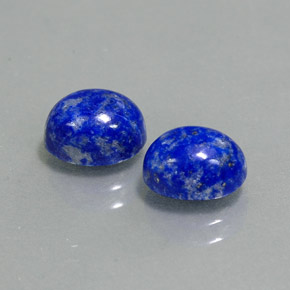 カラットの天然ロイヤルブルーラピスラズリ（8.1×6.1 mm・オーバルカット）