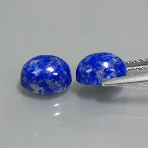 カラットの天然ロイヤルブルーラピスラズリ（8.1×6.1 mm・オーバルカット）