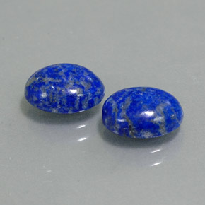 カラットの天然ロイヤルブルーラピスラズリ（9×7.1 mm・オーバルカット）