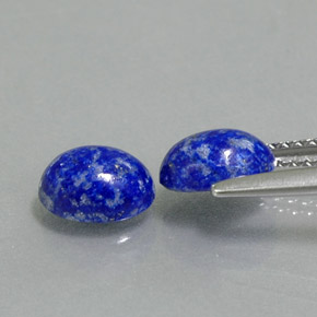 カラットの天然ロイヤルブルーラピスラズリ（7.1×5.2 mm・オーバルカット）