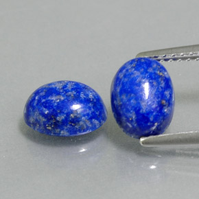 カラットの天然ロイヤルブルーラピスラズリ（8.1×6.2 mm・オーバルカット）