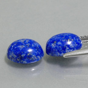 カラットの天然ロイヤルブルーラピスラズリ（8.1×6.2 mm・オーバルカット）