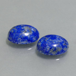 カラットの天然ロイヤルブルーラピスラズリ（8.1×6.3 mm・オーバルカット）