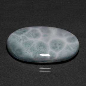 32.38カラットの天然ブルーグリーンラリマー（31.9×19.1 mm・オーバルカット）