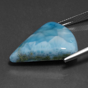 31.71カラットの天然グリーンブルーラリマー（27.1×22 mm・ファンシーシェイプ）