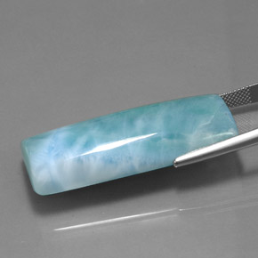 60.74カラットの天然グリーンブルーラリマー（39.5×17.8 mm・バゲット）
