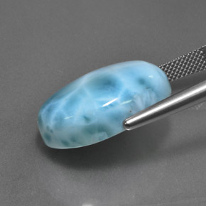 24.71カラットの天然ブルーラリマー（21.6×16.3 mm・オーバルカット）