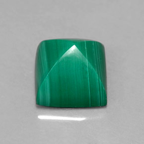4.50カラットの天然マルチカラーグリーンマラカイト（8.2×8.1 mm・四角）