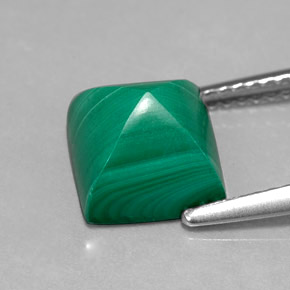 4.50カラットの天然マルチカラーグリーンマラカイト（8.2×8.1 mm・四角）