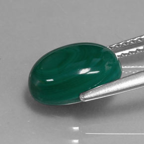 3.77カラットの天然マルチカラーグリーンマラカイト（10.3×7.1 mm・オーバルカット）