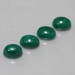 カラットの天然マルチカラーグリーンマラカイト（7.2×5.2 mm・オーバルカット）