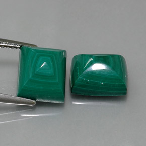 カラットの天然マルチカラーグリーンマラカイト（9.9×8.2 mm・バゲット）