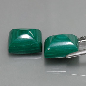 カラットの天然マルチカラーグリーンマラカイト（9.9×8.2 mm・バゲット）