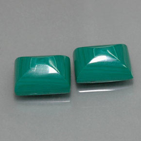 カラットの天然マルチカラーグリーンマラカイト（10.1×8.1 mm・バゲット）