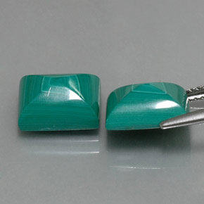 カラットの天然マルチカラーグリーンマラカイト（10.1×8.1 mm・バゲット）