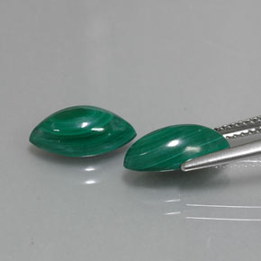 カラットの天然マルチカラーグリーンマラカイト（11.9×6.2 mm・マーキス）