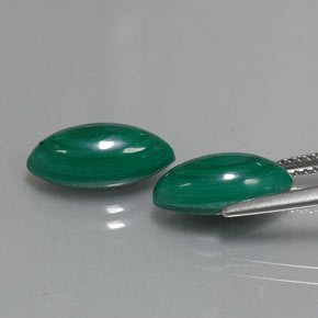 カラットの天然マルチカラーグリーンマラカイト（13.4×6.3 mm・マーキス）