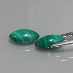 カラットの天然マルチカラーグリーンマラカイト（11.8×6.1 mm・マーキス）