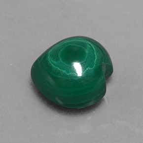 3.97カラットの天然マルチカラーグリーンマラカイト（9.2×8.8 mm・ハート型）