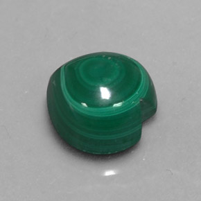 3.89カラットの天然マルチカラーグリーンマラカイト（8.9×8.7 mm・ハート型）