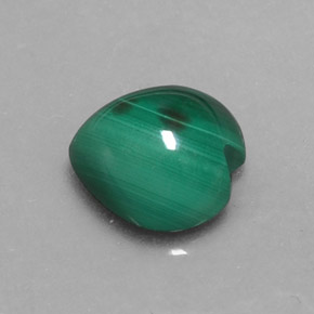 3.37カラットの天然マルチカラーグリーンマラカイト（8.9×8.8 mm・ハート型）