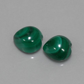 カラットの天然マルチカラーグリーンマラカイト（10.1×9.7 mm・ハート型）