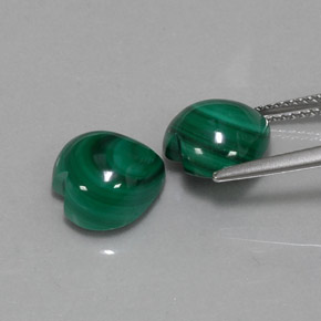 カラットの天然マルチカラーグリーンマラカイト（10.1×9.7 mm・ハート型）