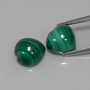 カラットの天然マルチカラーグリーンマラカイト（10.2×9.8 mm・ハート型）