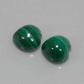 カラットの天然マルチカラーグリーンマラカイト（10.2×9.8 mm・ハート型）