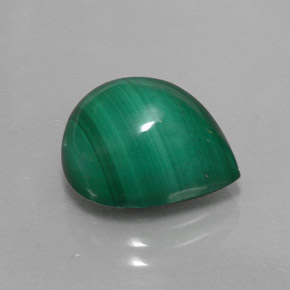 9.50カラットの天然マルチカラーグリーンマラカイト（13.3×11.2 mm・洋梨の形）