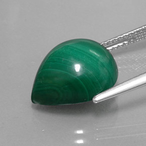 9.50カラットの天然マルチカラーグリーンマラカイト（13.3×11.2 mm・洋梨の形）