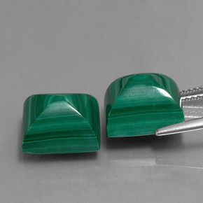 カラットの天然マルチカラーグリーンマラカイト（11.2×9.2 mm・バゲット）
