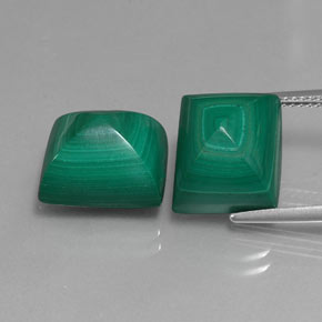 カラットの天然マルチカラーグリーンマラカイト（12.1×10.2 mm・バゲット）