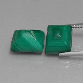 カラットの天然マルチカラーグリーンマラカイト（10.3×8 mm・バゲット）