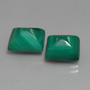 カラットの天然マルチカラーグリーンマラカイト（10.3×8 mm・バゲット）