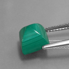 4.51カラットの天然マルチカラーグリーンマラカイト（8.1×7.9 mm・四角）