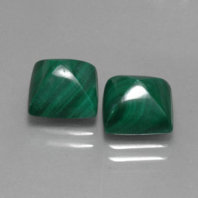 カラットの天然マルチカラーグリーンマラカイト（8.1×8.1 mm・四角）