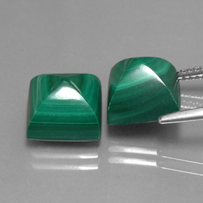 カラットの天然マルチカラーグリーンマラカイト（9.2×9.2 mm・四角）