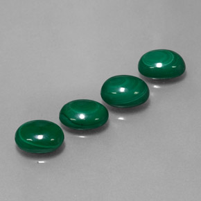 カラットの天然マルチカラーグリーンマラカイト（8.3×6.3 mm・オーバルカット）