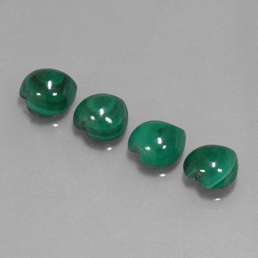 カラットの天然マルチカラーグリーンマラカイト（7.8×7.5 mm・ハート型）