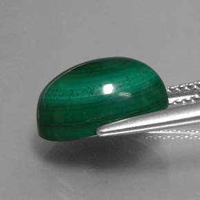 8.38カラットの天然マルチカラーグリーンマラカイト（12.3×9.3 mm・オーバルカット）