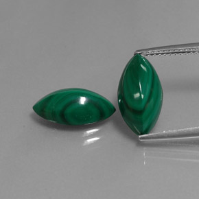 カラットの天然マルチカラーグリーンマラカイト（13.8×7.2 mm・マーキス）